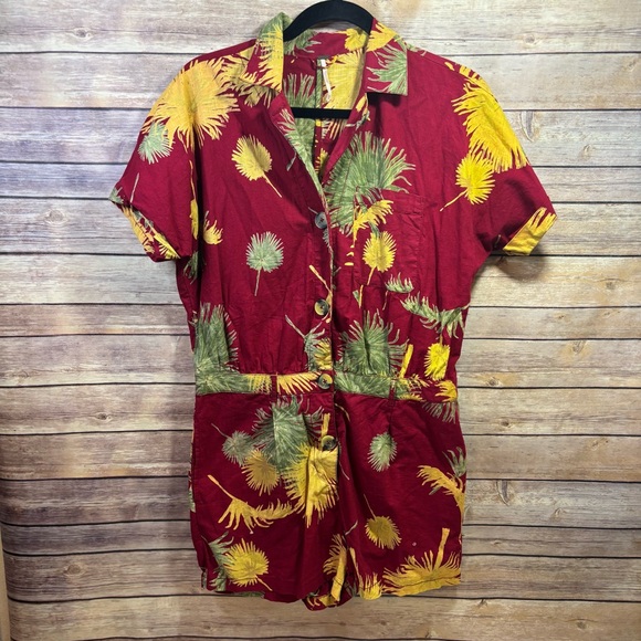 Free People Malibu Hawaiian Floral Romper Shorts Red Size Medium - Picture 2 of 6